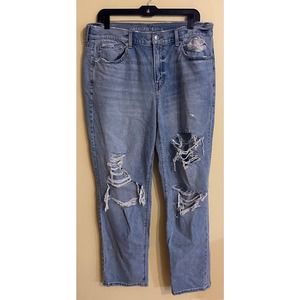 Women’s American Eagle distressed 90s straight jeans size 14